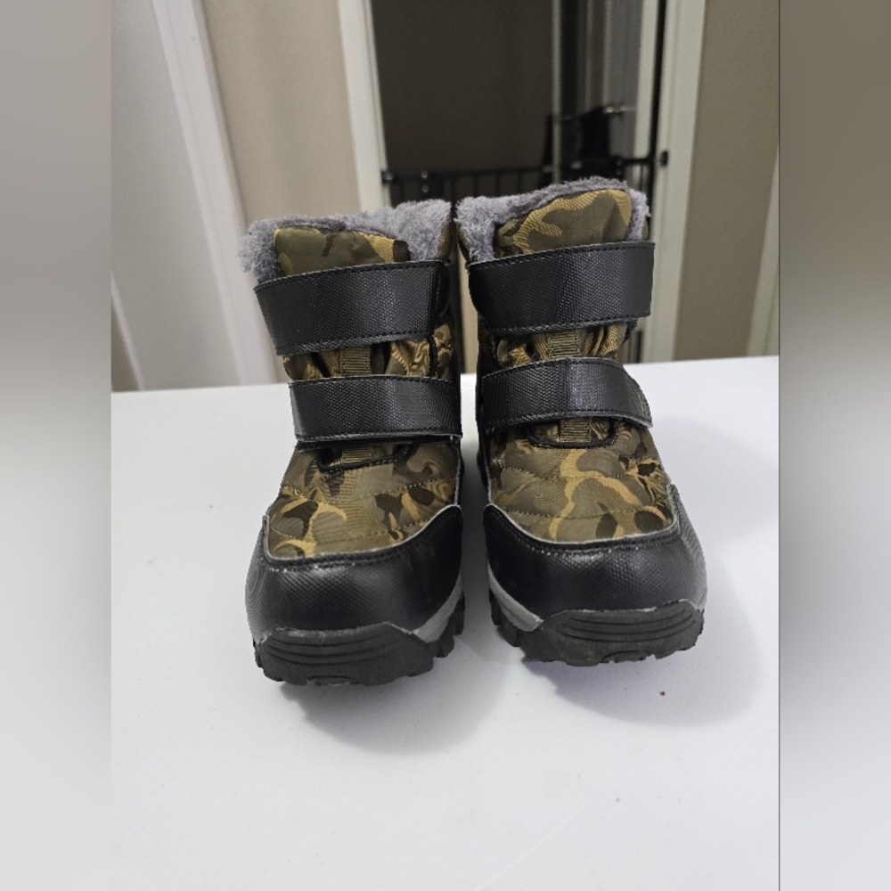 UBFEN Camo Winter Snow Boots For Kids – Size 2– Warm and Durable